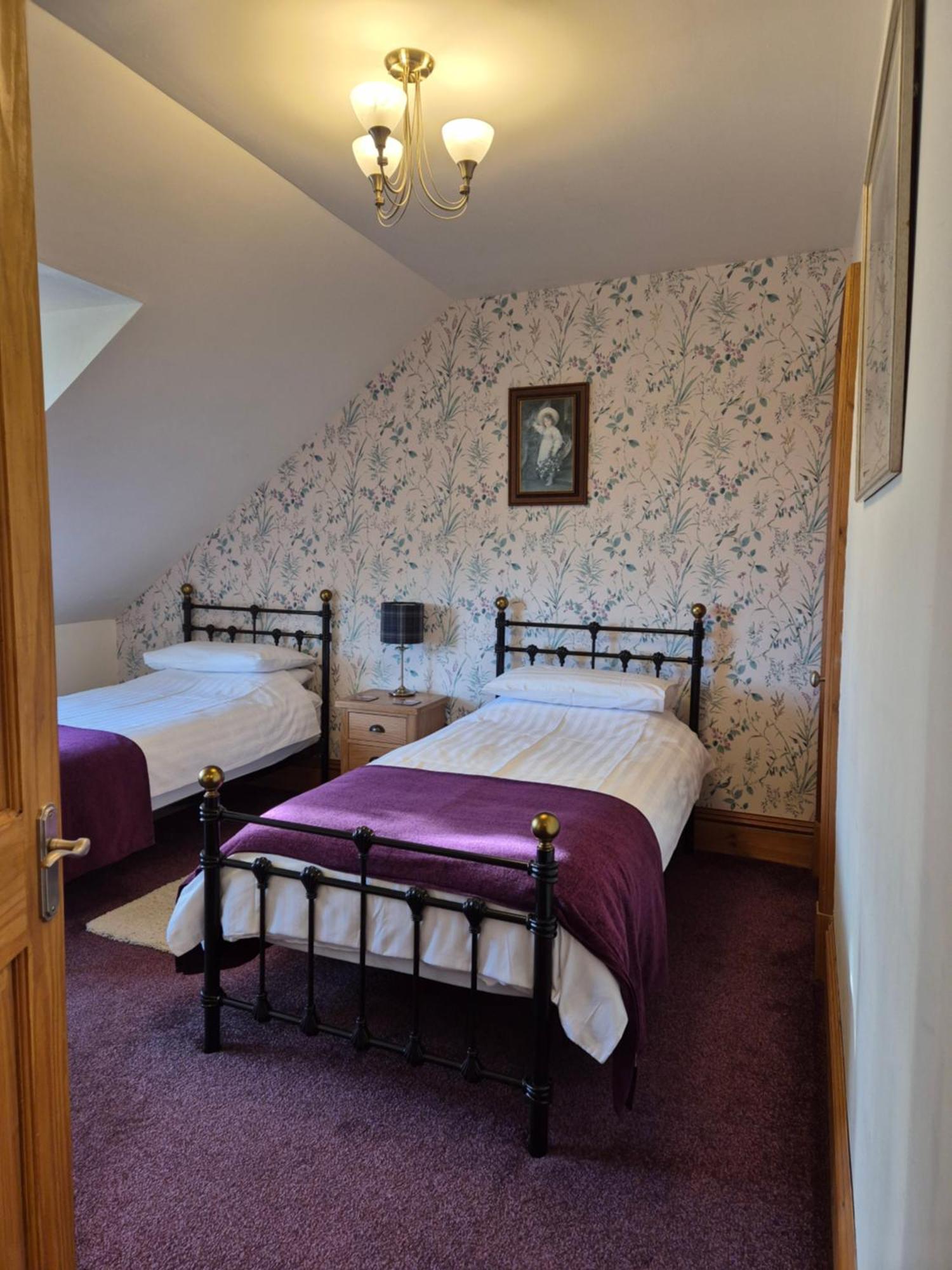 The Old Convent Holiday Apartments Fort Augustus Extérieur photo
